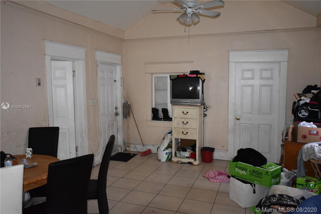 最近售出: $305,000 (0 贝兹, 0 浴室, 2320 平方英尺)