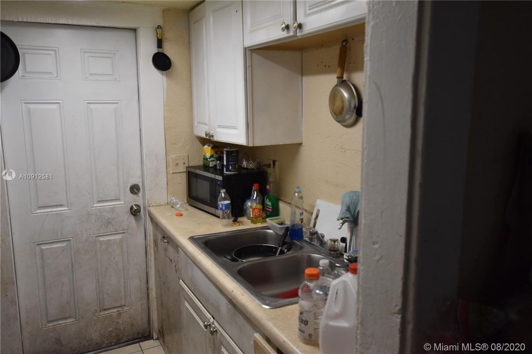 最近售出: $305,000 (0 贝兹, 0 浴室, 2320 平方英尺)