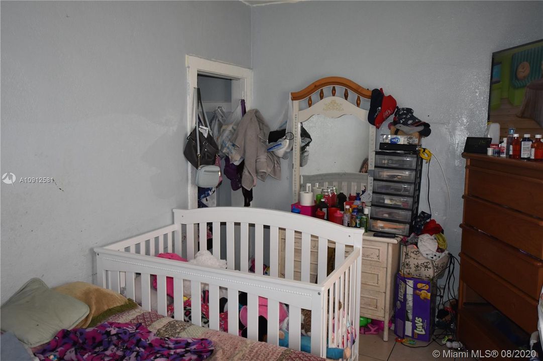 最近售出: $305,000 (0 贝兹, 0 浴室, 2320 平方英尺)