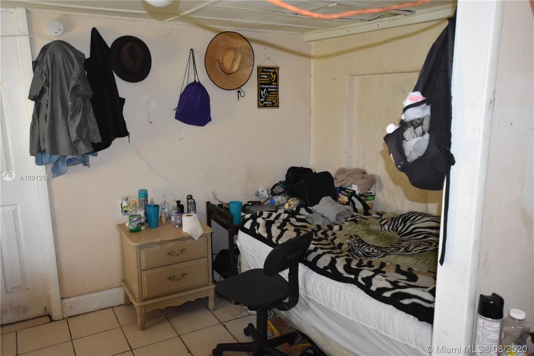 最近售出: $305,000 (0 贝兹, 0 浴室, 2320 平方英尺)