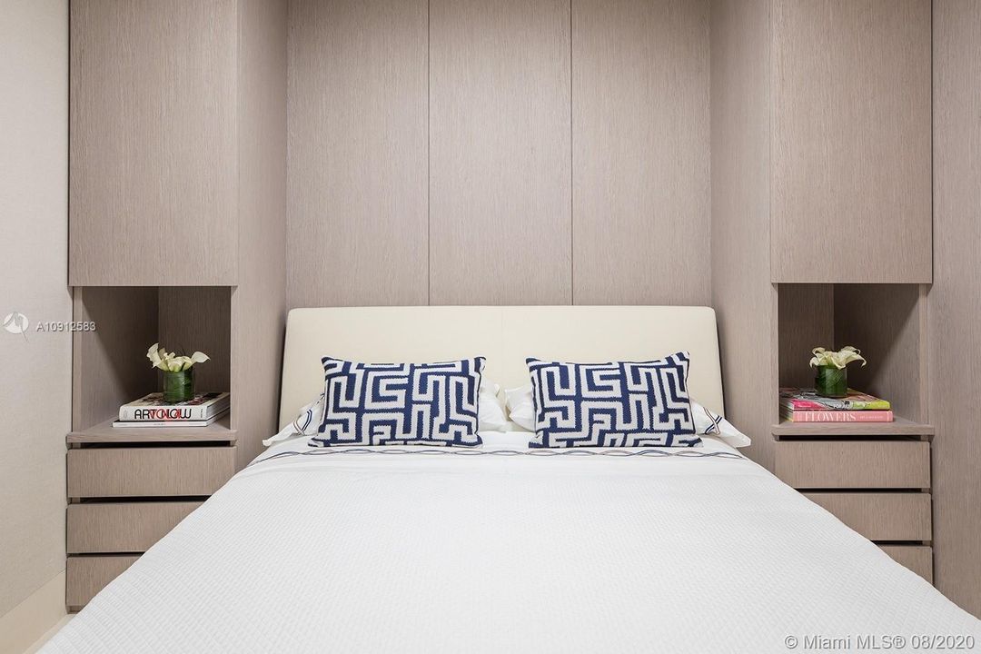 Convertible Den with private bathroom