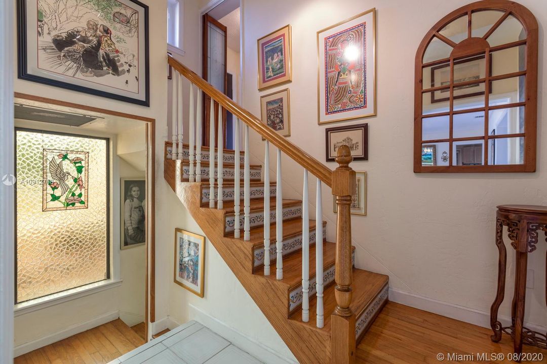 Vendido Recientemente: $1,349,000 (3 camas, 2 baños, 1716 Pies cuadrados)