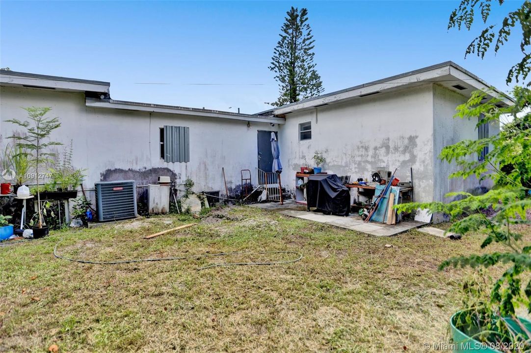 Recently Sold: $220,000 (3 beds, 2 baths, 1050 Square Feet)