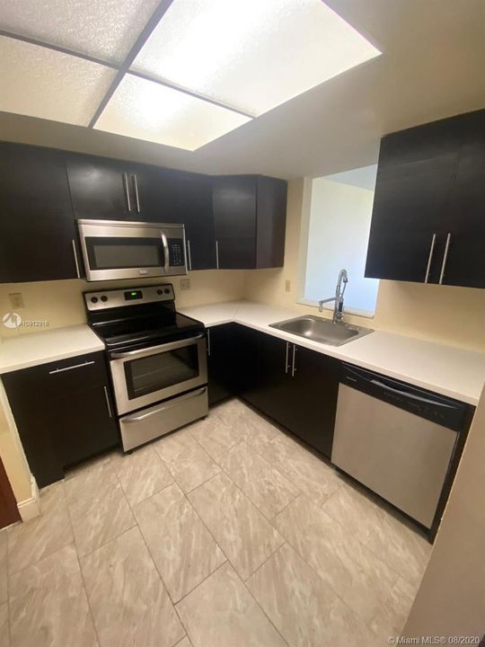 Vendido Recientemente: $135,000 (2 camas, 2 baños, 900 Pies cuadrados)
