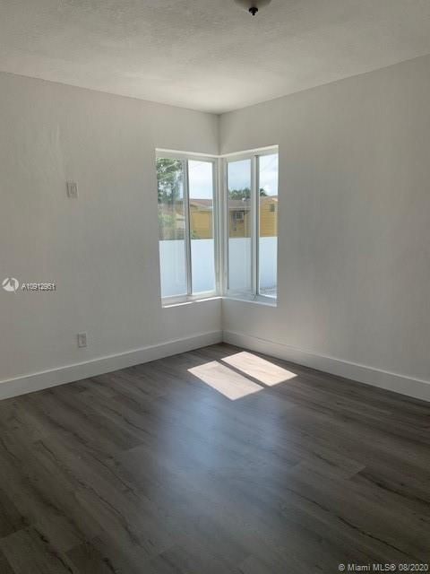 Vendido Recientemente: $359,900 (3 camas, 2 baños, 1693 Pies cuadrados)