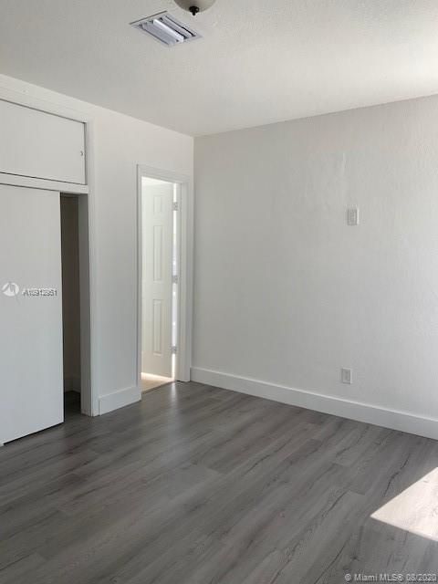 Vendido Recientemente: $359,900 (3 camas, 2 baños, 1693 Pies cuadrados)