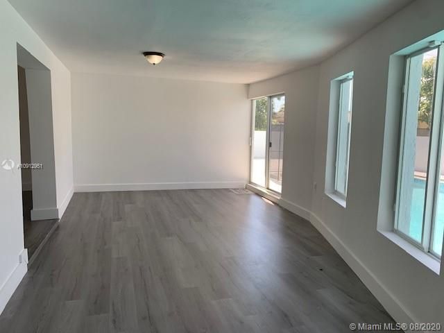 Vendido Recientemente: $359,900 (3 camas, 2 baños, 1693 Pies cuadrados)