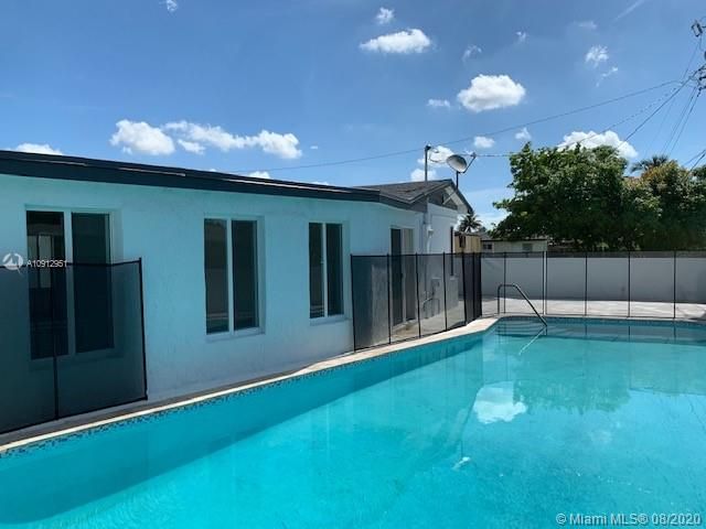 Vendido Recientemente: $359,900 (3 camas, 2 baños, 1693 Pies cuadrados)
