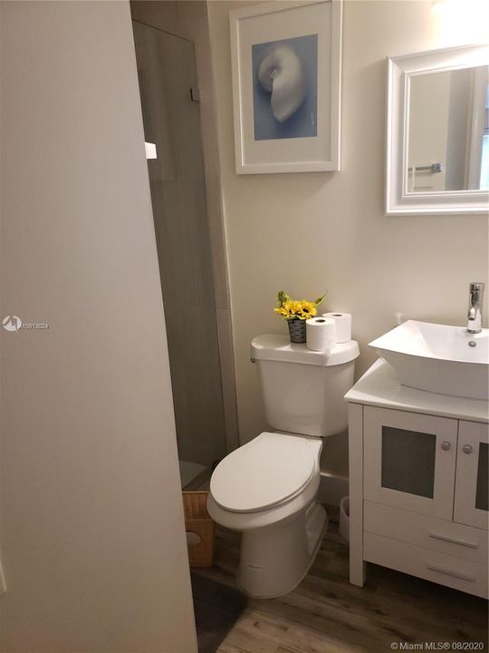 Recently Sold: $465,000 (2 beds, 2 baths, 1323 Square Feet)