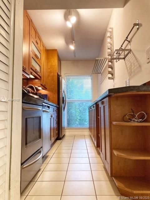 Recientemente alquilado: $1,800 (2 camas, 2 baños, 1083 Pies cuadrados)