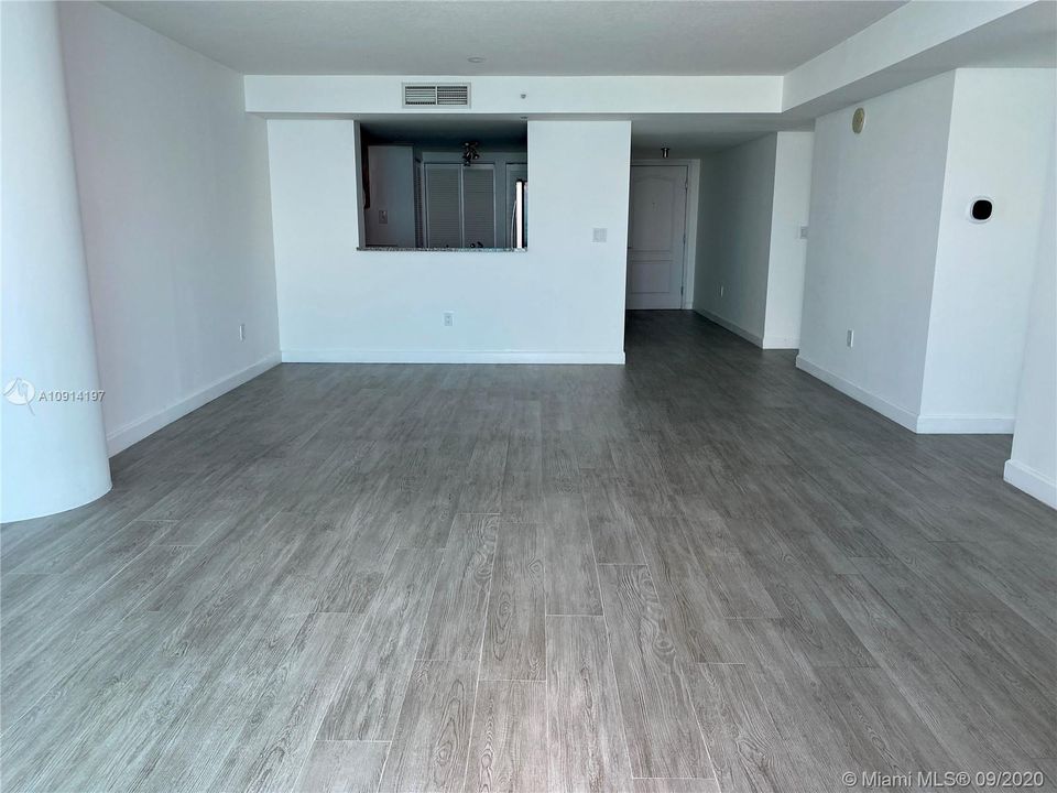 Recently Rented: $3,400 (2 beds, 2 baths, 1367 Square Feet)