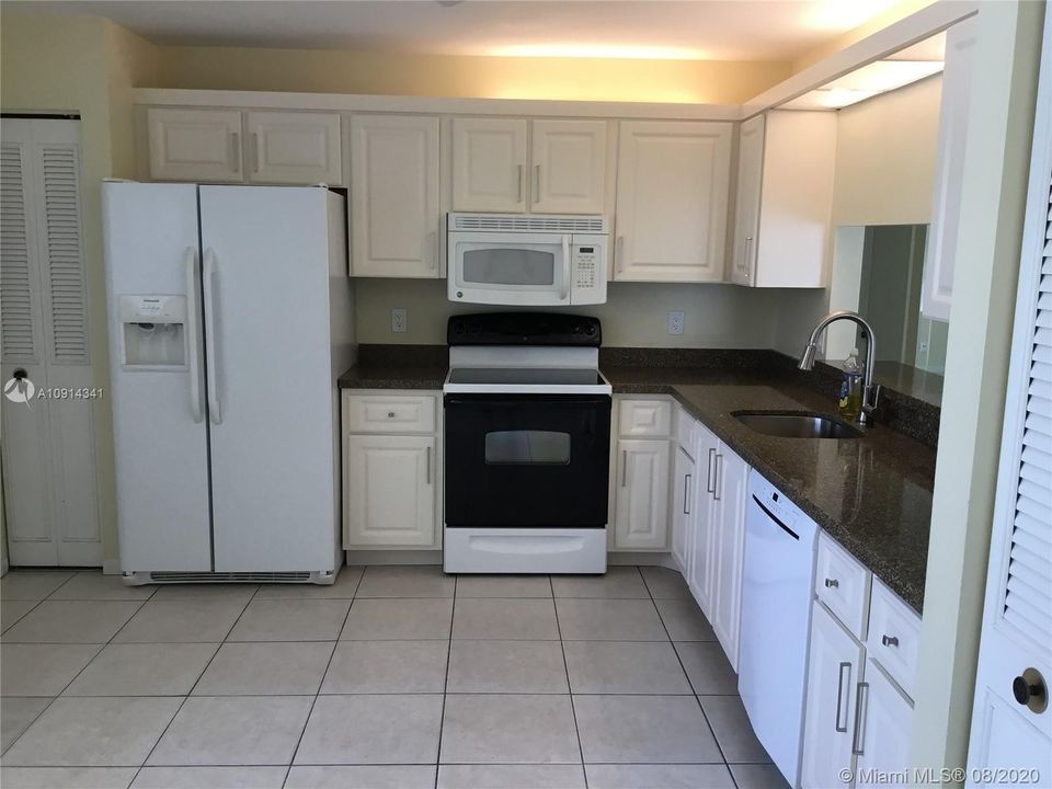 Recently Rented: $2,450 (3 beds, 2 baths, 1415 Square Feet)