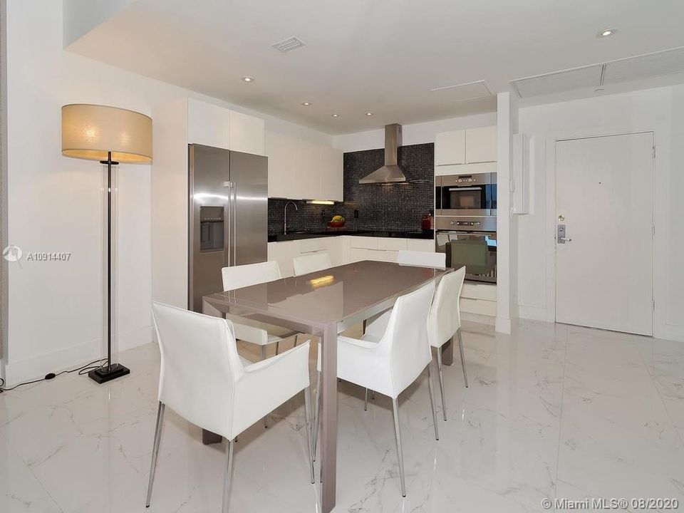Recently Sold: $1,250,000 (2 beds, 2 baths, 1040 Square Feet)