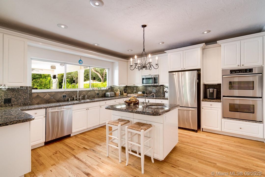Recently Sold: $1,980,000 (4 beds, 4 baths, 3406 Square Feet)