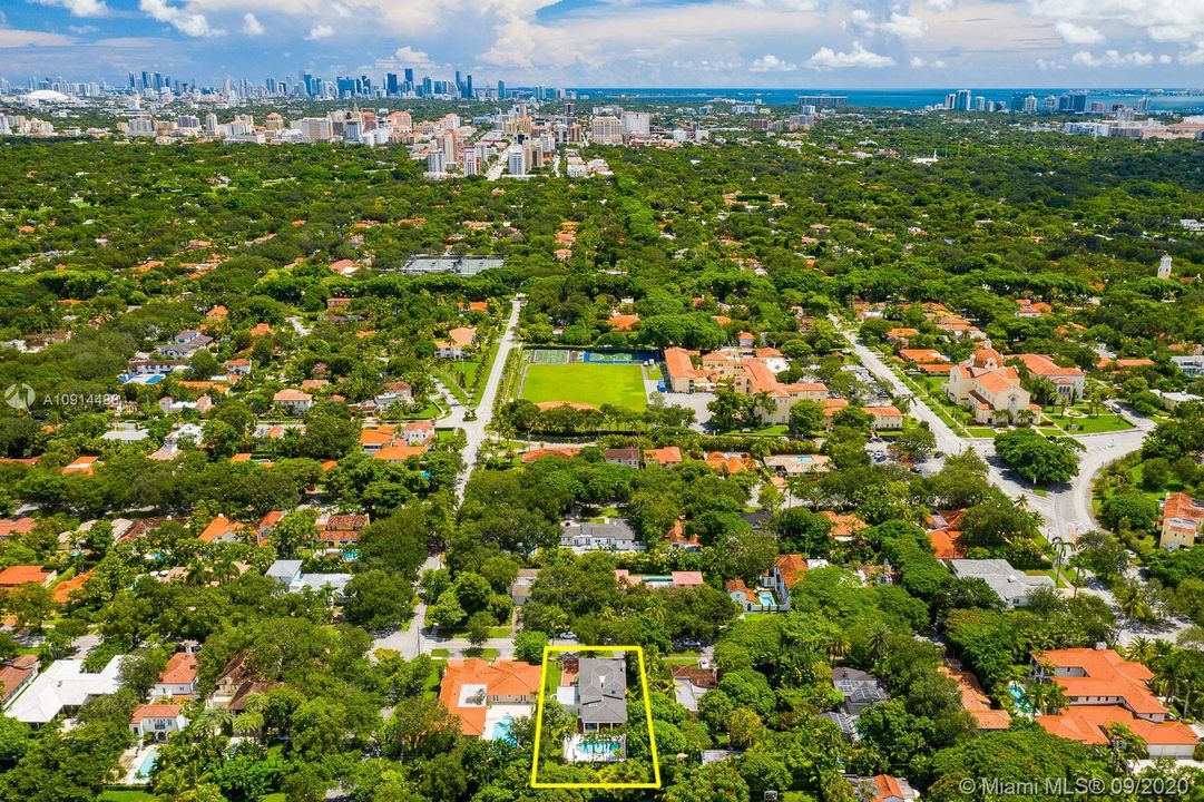 Recently Sold: $1,980,000 (4 beds, 4 baths, 3406 Square Feet)