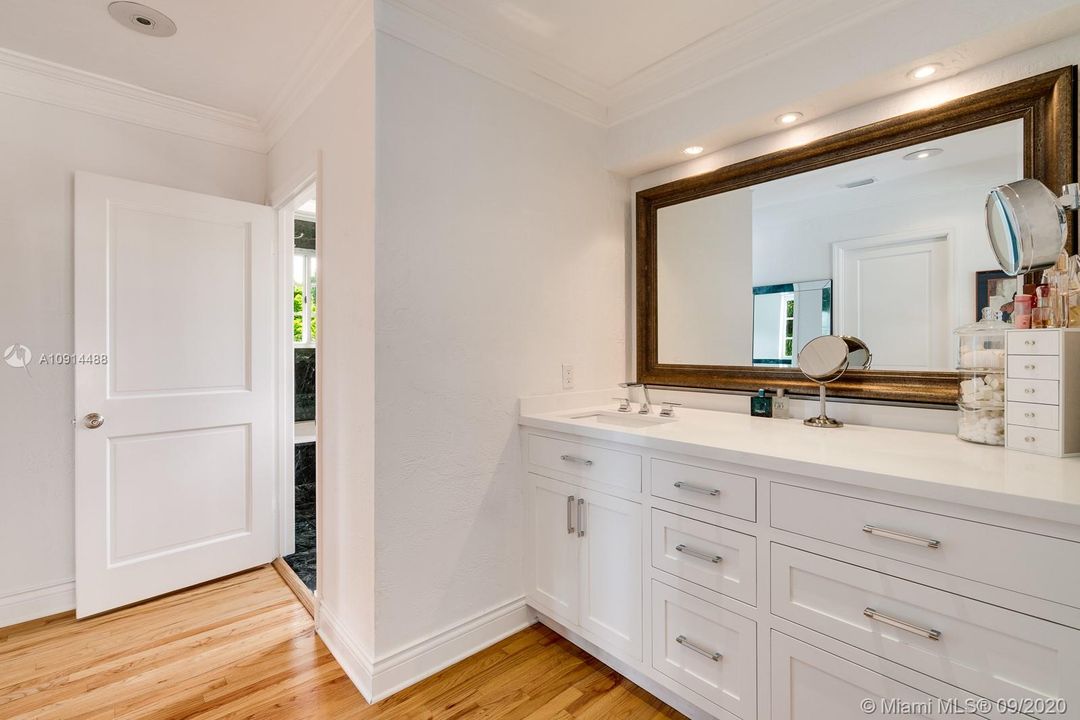Recently Sold: $1,980,000 (4 beds, 4 baths, 3406 Square Feet)