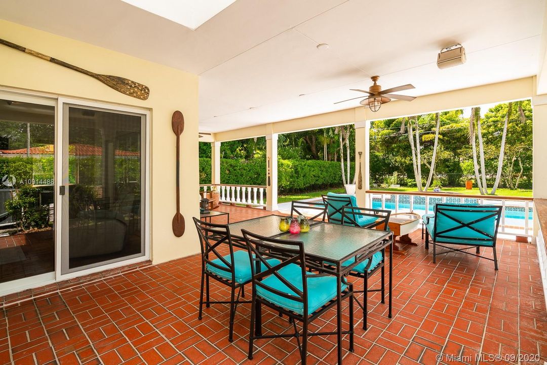 Recently Sold: $1,980,000 (4 beds, 4 baths, 3406 Square Feet)