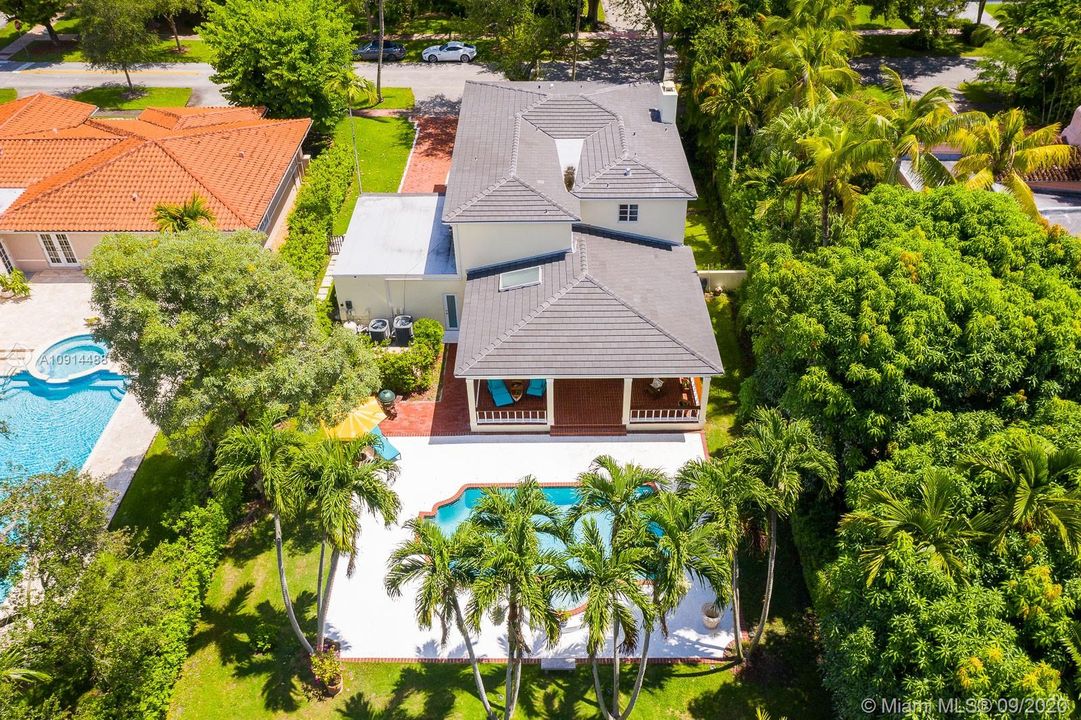 Recently Sold: $1,980,000 (4 beds, 4 baths, 3406 Square Feet)