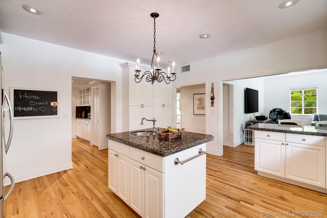 Recently Sold: $1,980,000 (4 beds, 4 baths, 3406 Square Feet)