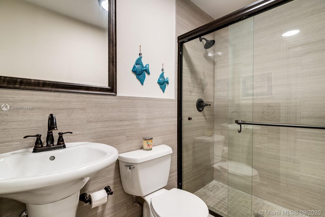 Recently Sold: $1,980,000 (4 beds, 4 baths, 3406 Square Feet)