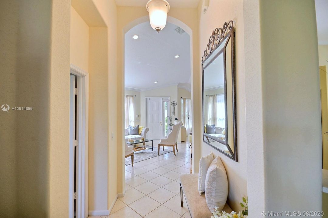 Vendido Recientemente: $329,000 (2 camas, 2 baños, 1883 Pies cuadrados)