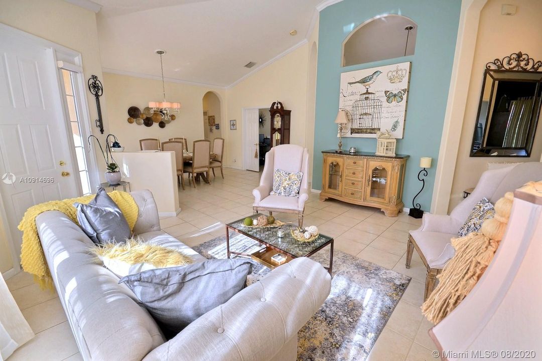Vendido Recientemente: $329,000 (2 camas, 2 baños, 1883 Pies cuadrados)