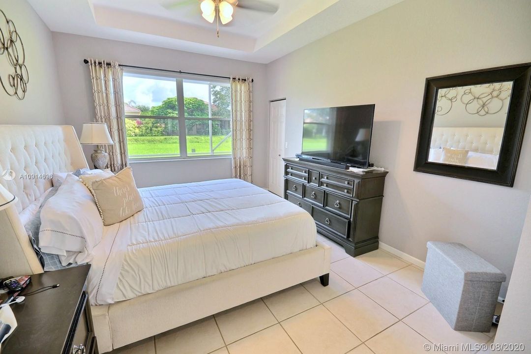 Vendido Recientemente: $329,000 (2 camas, 2 baños, 1883 Pies cuadrados)