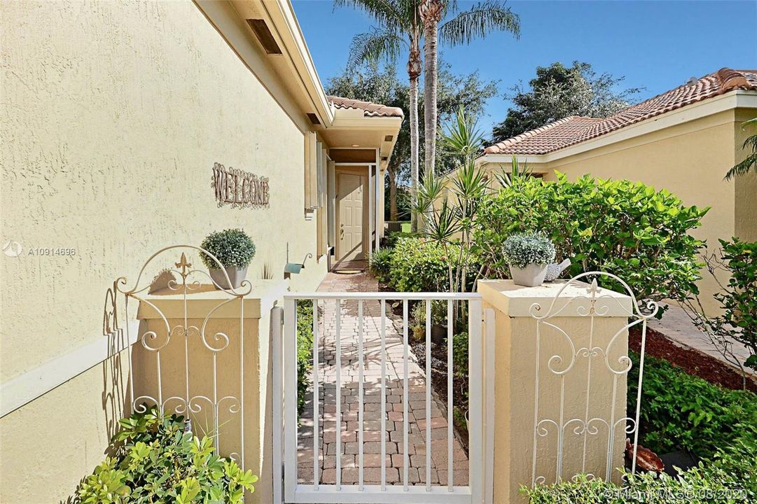 Vendido Recientemente: $329,000 (2 camas, 2 baños, 1883 Pies cuadrados)