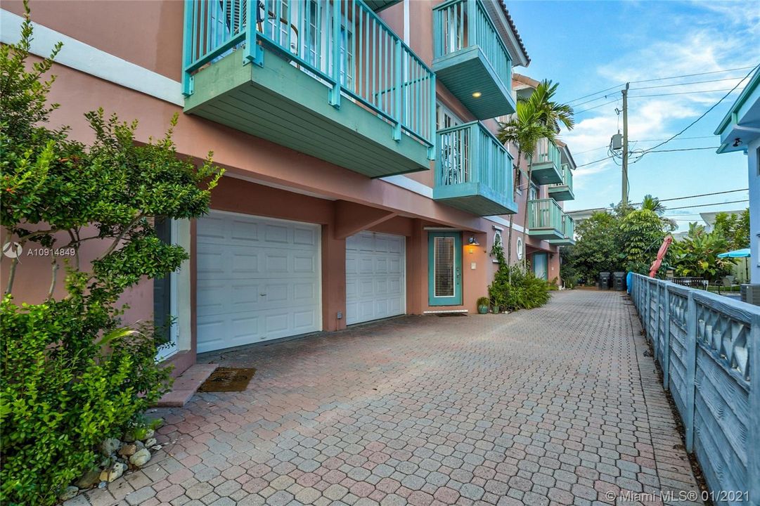 最近售出: $499,900 (3 贝兹, 3 浴室, 1448 平方英尺)