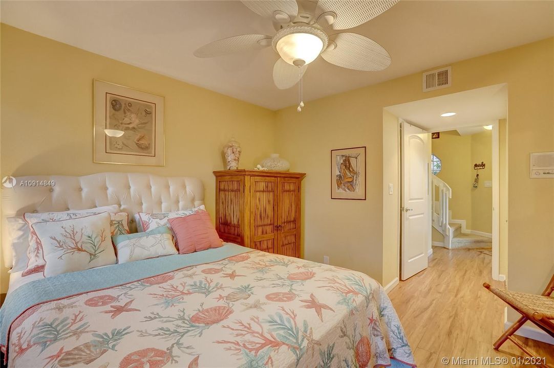 最近售出: $499,900 (3 贝兹, 3 浴室, 1448 平方英尺)