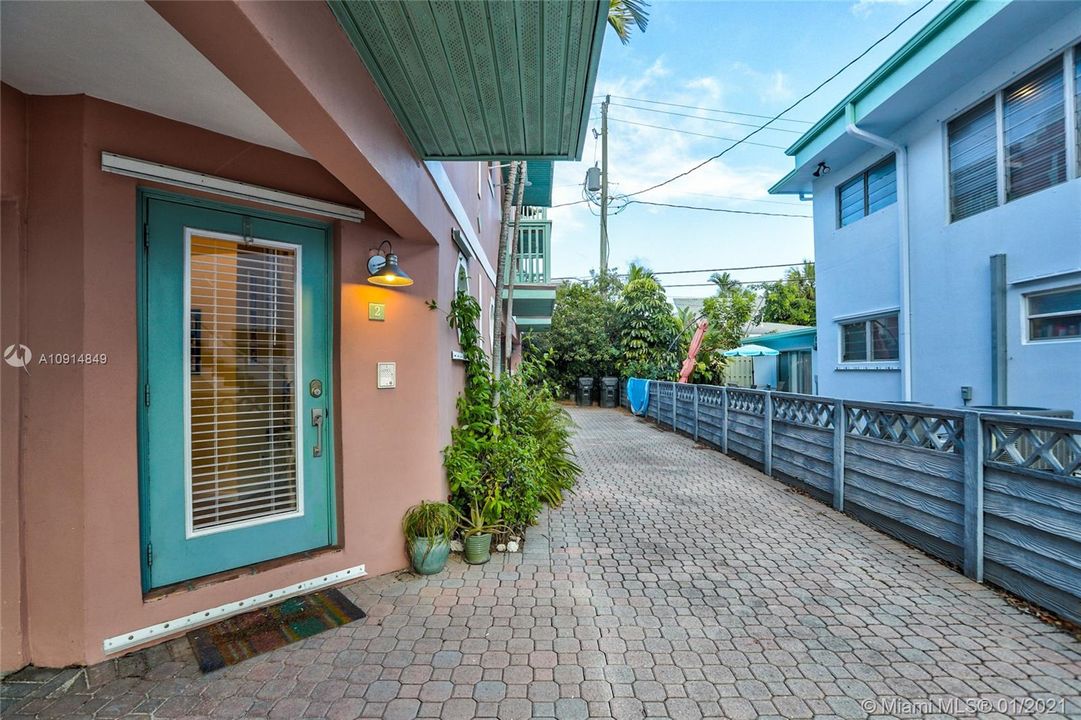 最近售出: $499,900 (3 贝兹, 3 浴室, 1448 平方英尺)