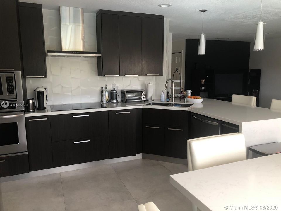Недавно арендовано: $3,800 (3 спален, 2 ванн, 2498 Квадратных фут)