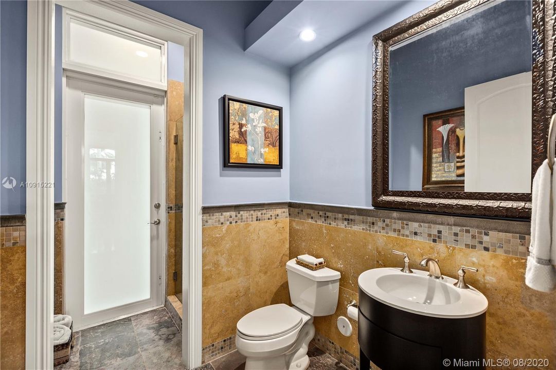 最近售出: $1,748,000 (5 贝兹, 5 浴室, 6427 平方英尺)