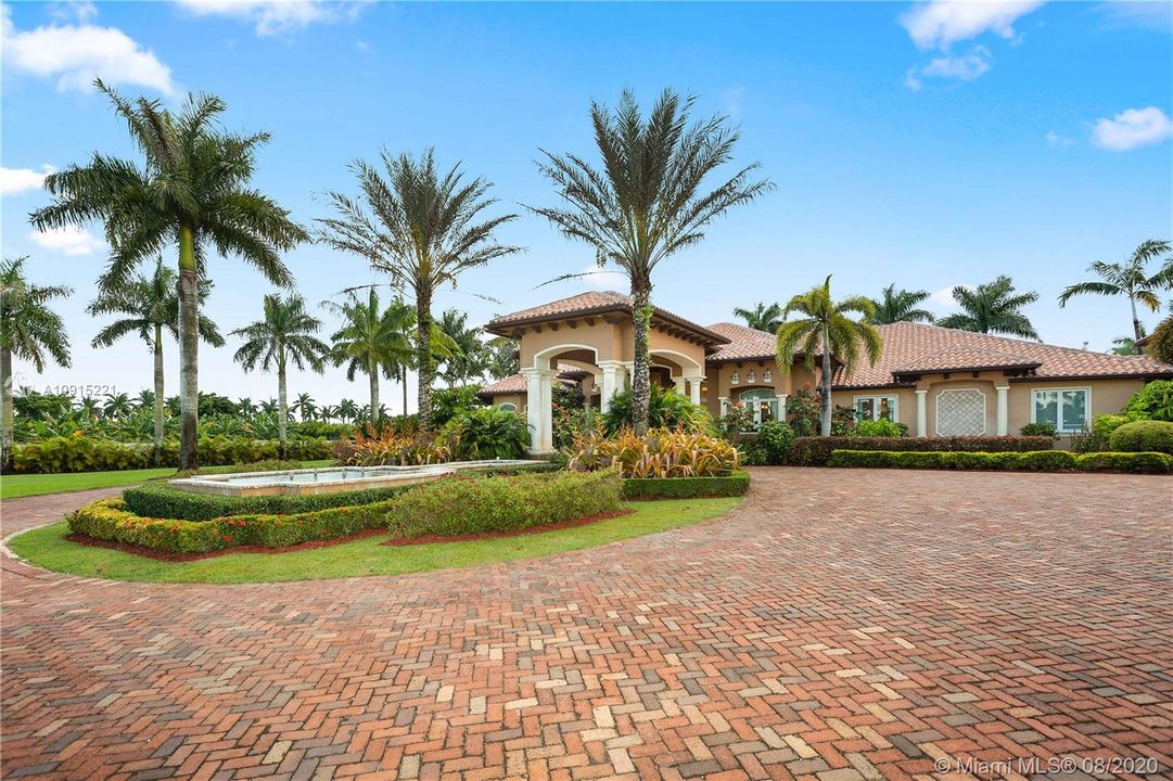 Recently Sold: $1,748,000 (5 beds, 5 baths, 6427 Square Feet)