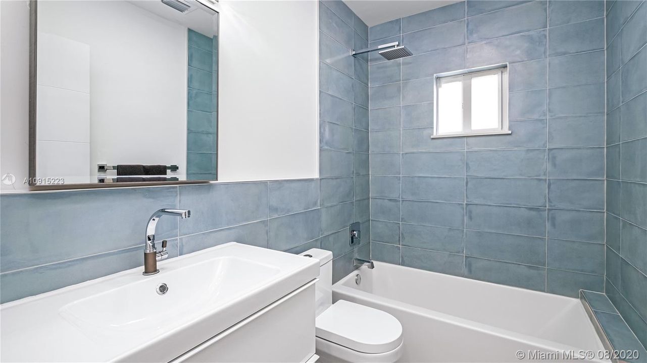 Beautiful 2nd bathroom