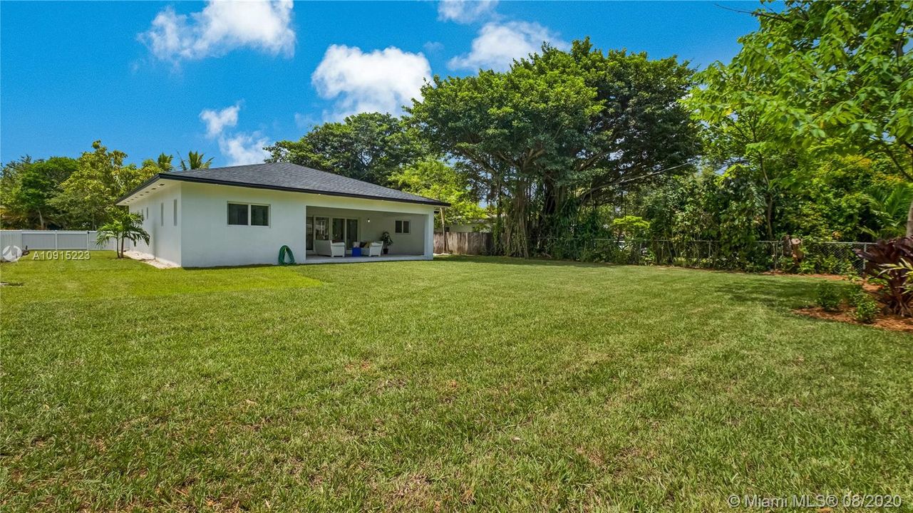 Oversized lot with room for pool