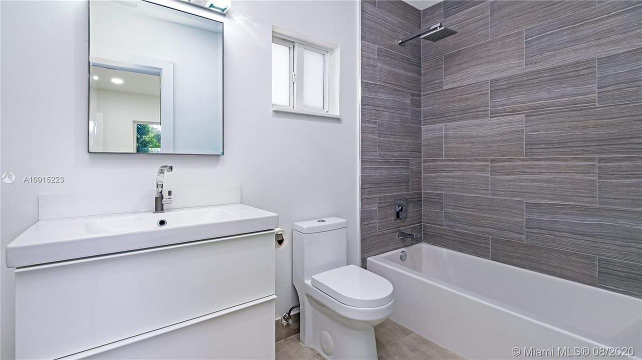 Large 3rd bathroom