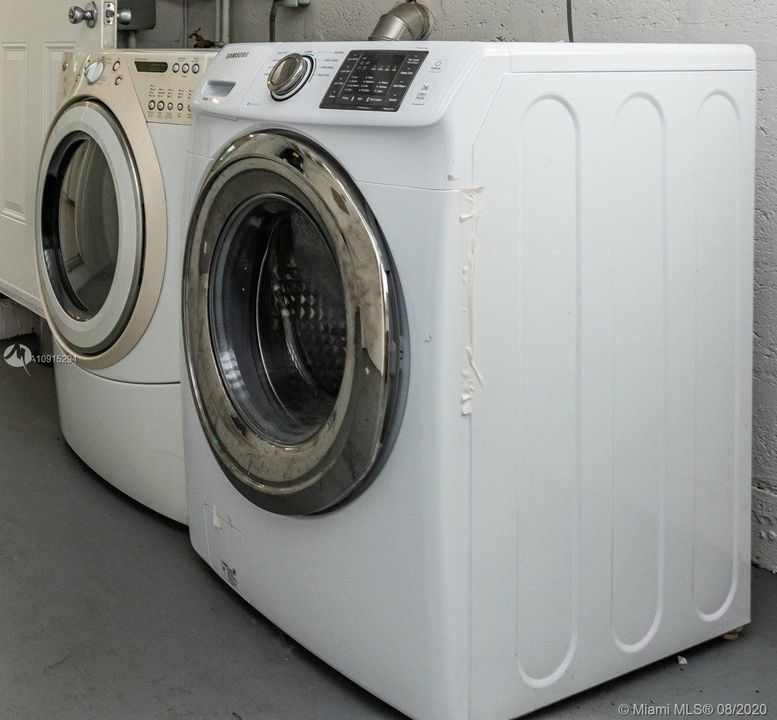 washer and dryer front load