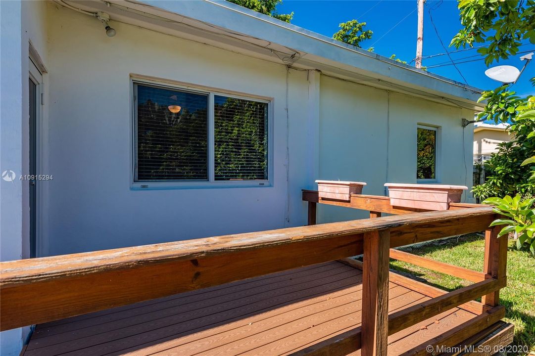 Recently Rented: $2,850 (2 beds, 2 baths, 1401 Square Feet)