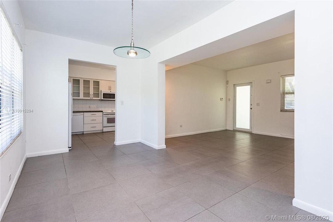Recently Rented: $2,850 (2 beds, 2 baths, 1401 Square Feet)