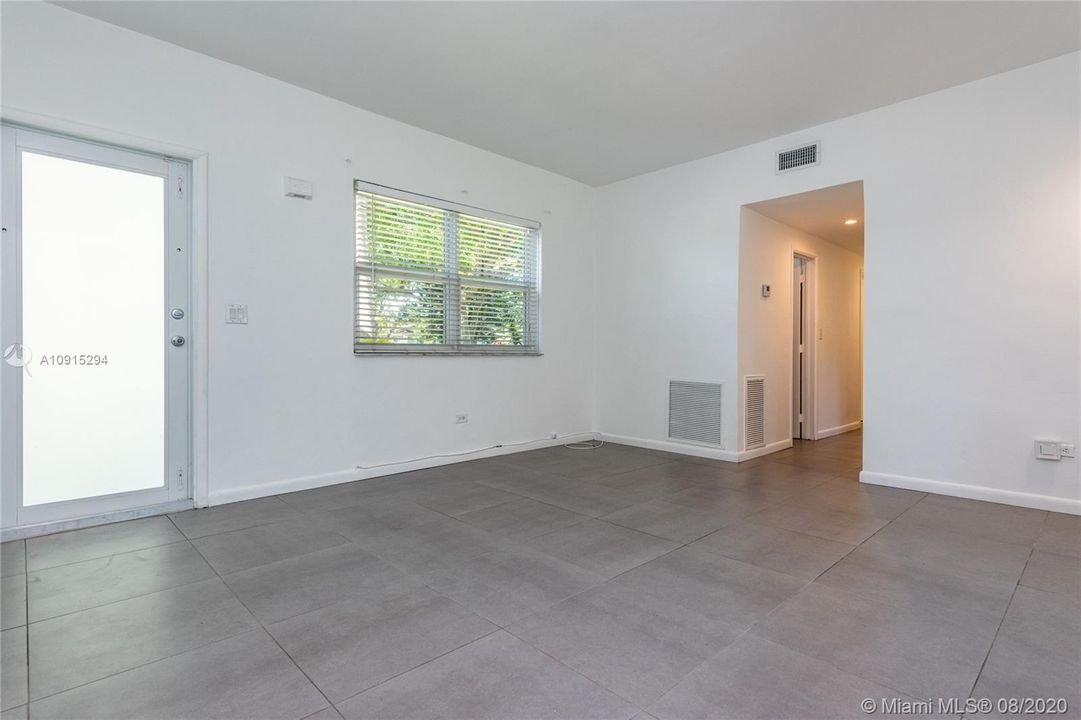 Recently Rented: $2,850 (2 beds, 2 baths, 1401 Square Feet)