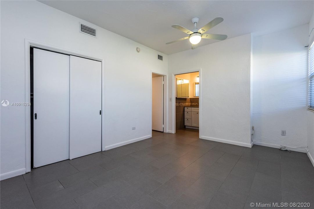Recently Rented: $2,850 (2 beds, 2 baths, 1401 Square Feet)