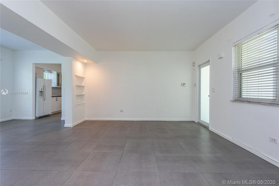 Recently Rented: $2,850 (2 beds, 2 baths, 1401 Square Feet)