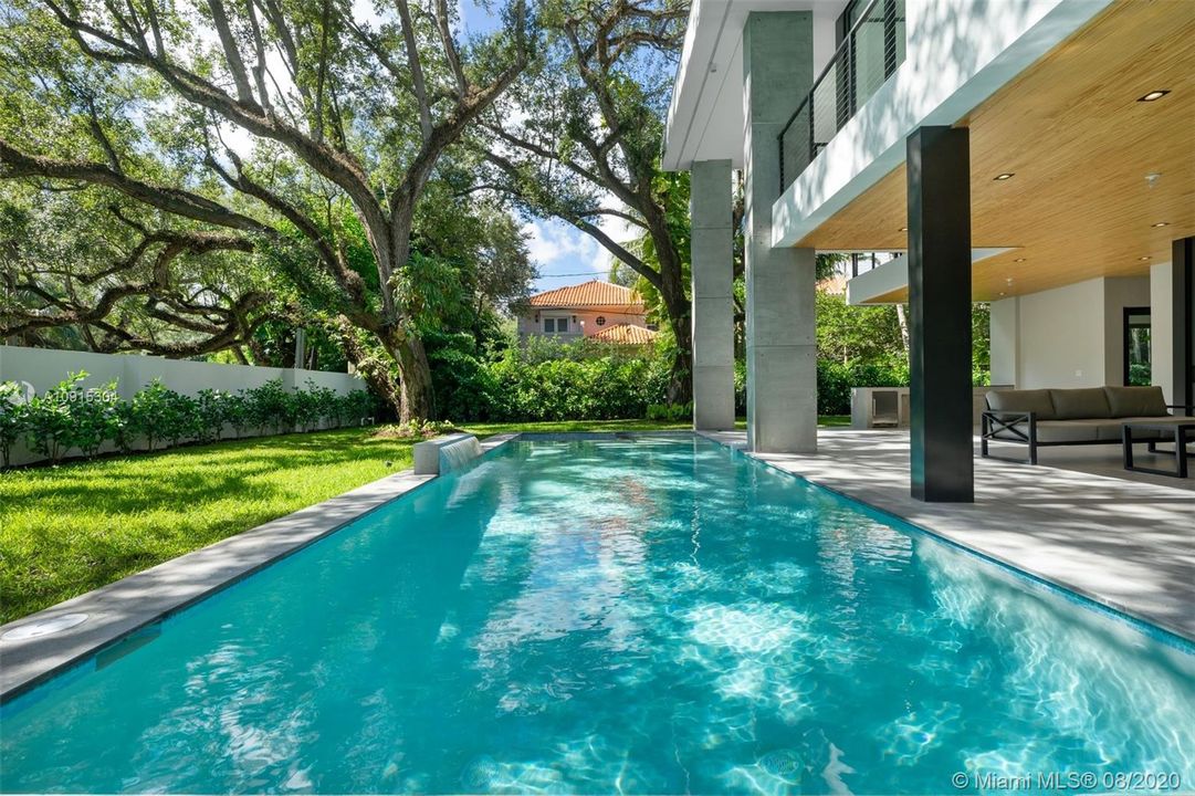 Recently Rented: $25,000 (6 beds, 6 baths, 5810 Square Feet)