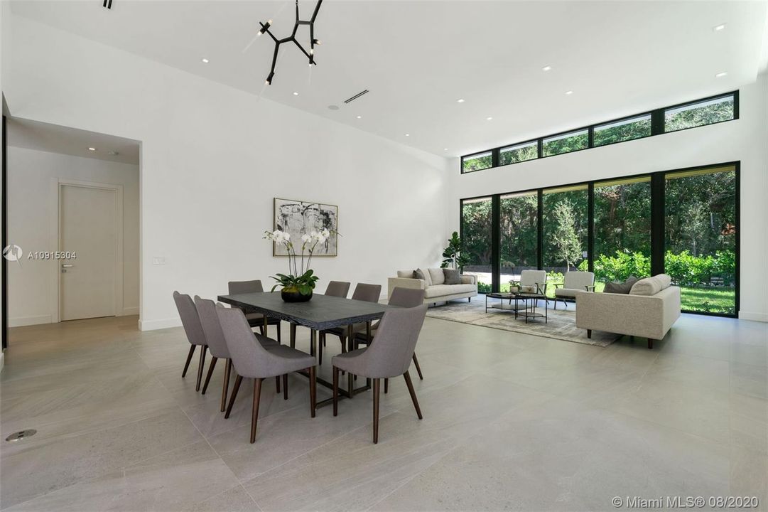 Recently Rented: $25,000 (6 beds, 6 baths, 5810 Square Feet)