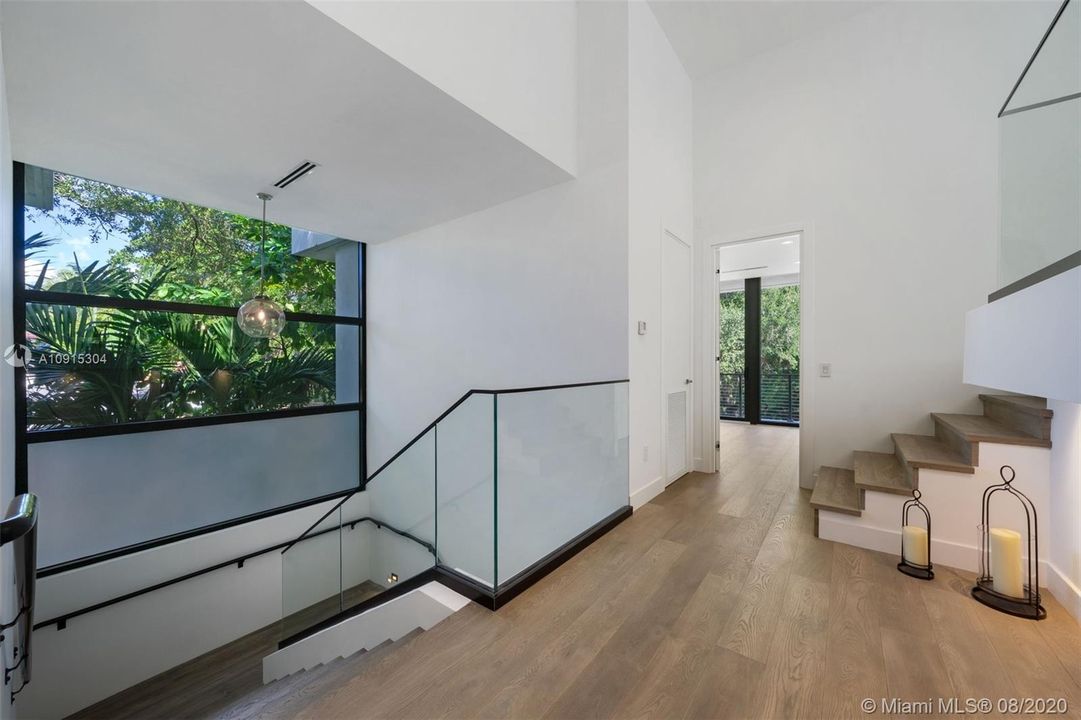 Recently Rented: $25,000 (6 beds, 6 baths, 5810 Square Feet)