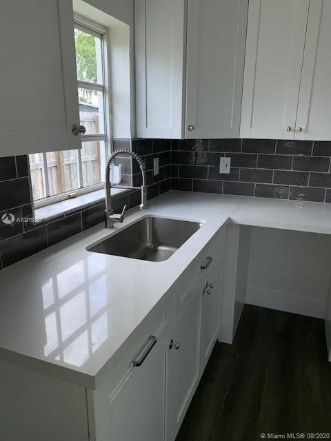 Recently Sold: $249,900 (2 beds, 1 baths, 1058 Square Feet)
