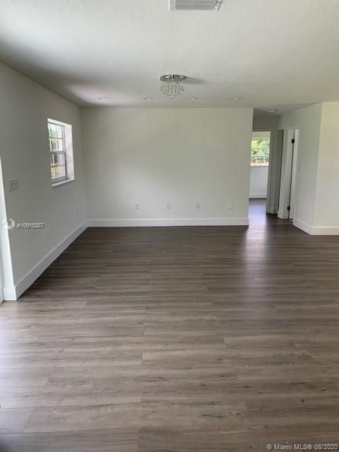 Recently Sold: $249,900 (2 beds, 1 baths, 1058 Square Feet)
