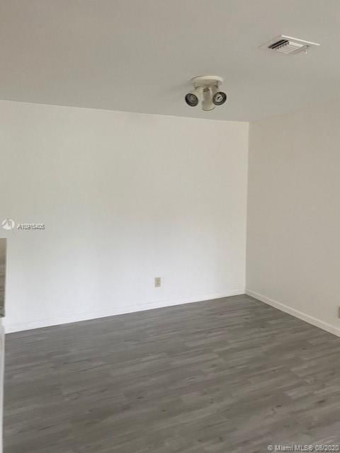 Недавно продано: $184,900 (3 спален, 2 ванн, 1305 Квадратных фут)
