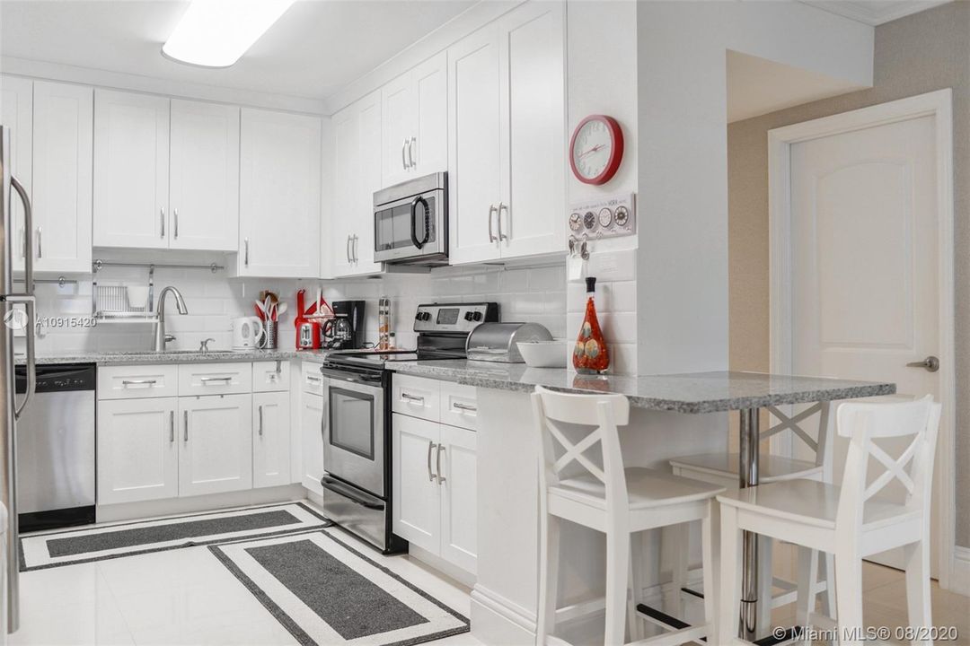 Recently Rented: $4,500 (3 beds, 2 baths, 1780 Square Feet)